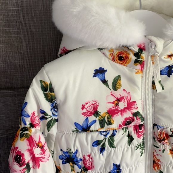 2/$60⭐️Rothschild floral coat and mitts set - Picture 7 of 13